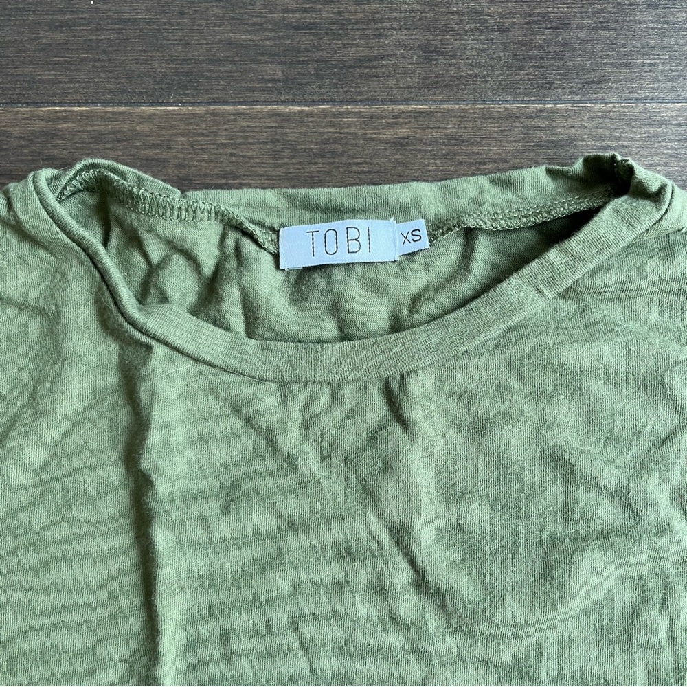 Olive Green Cropped Tee - Picture 4 of 4